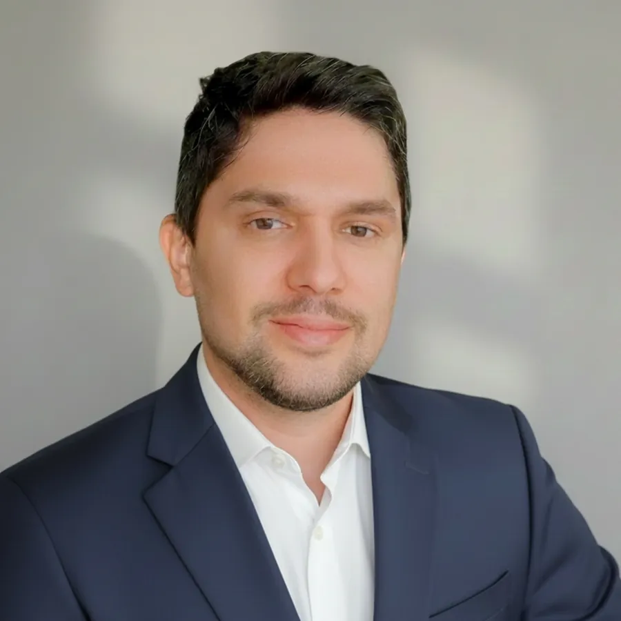 Dr. Fabio Vanzelli, diretor geral da equipe de dentistas da Clínica Vanzelli, em Rio Claro